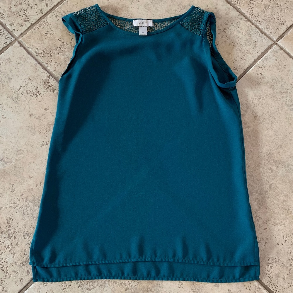 LOFT Green Sleeveless Top XS